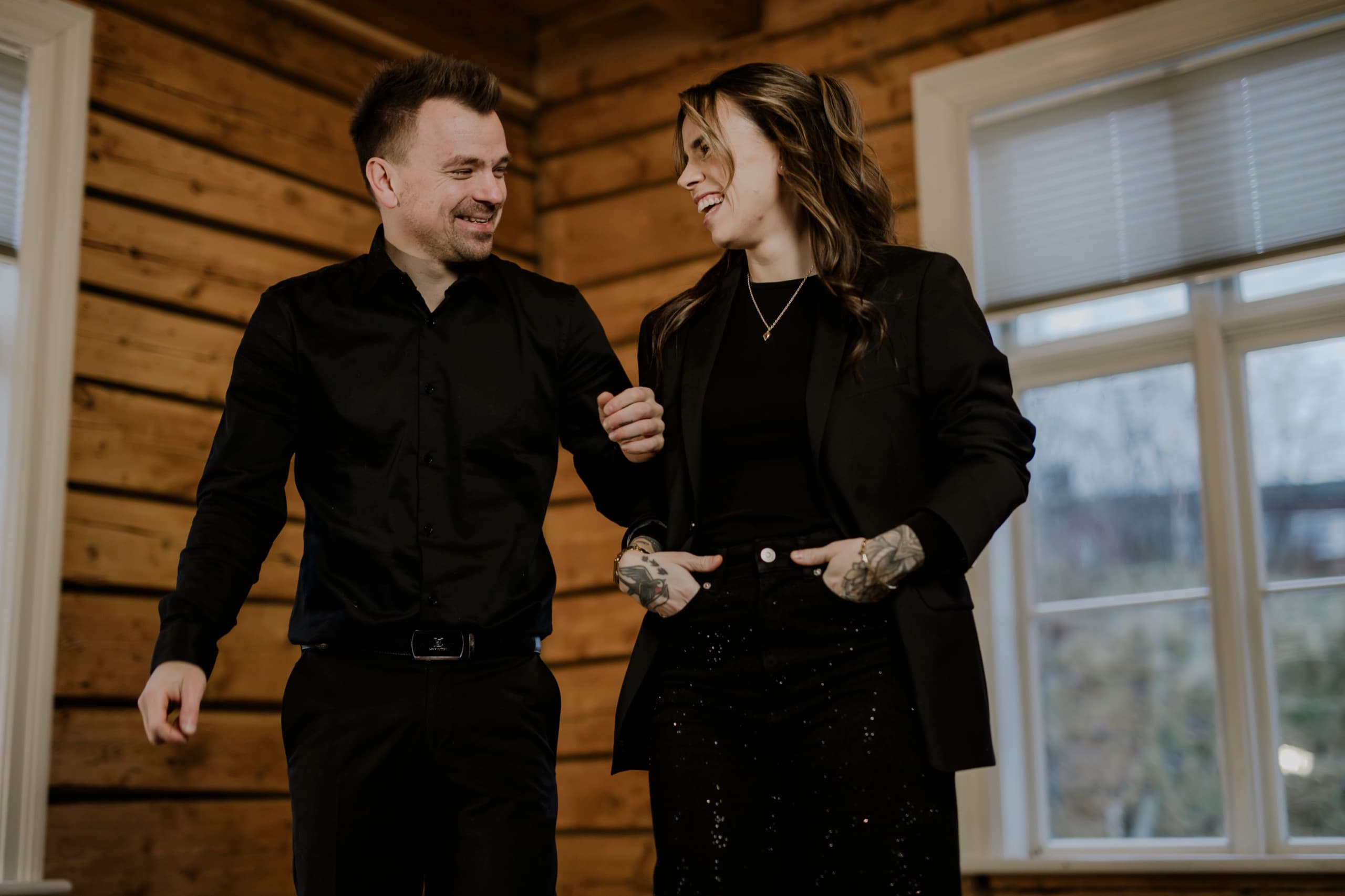 Karen og Mikael sammen — søskenpar og samarbeidspartnere