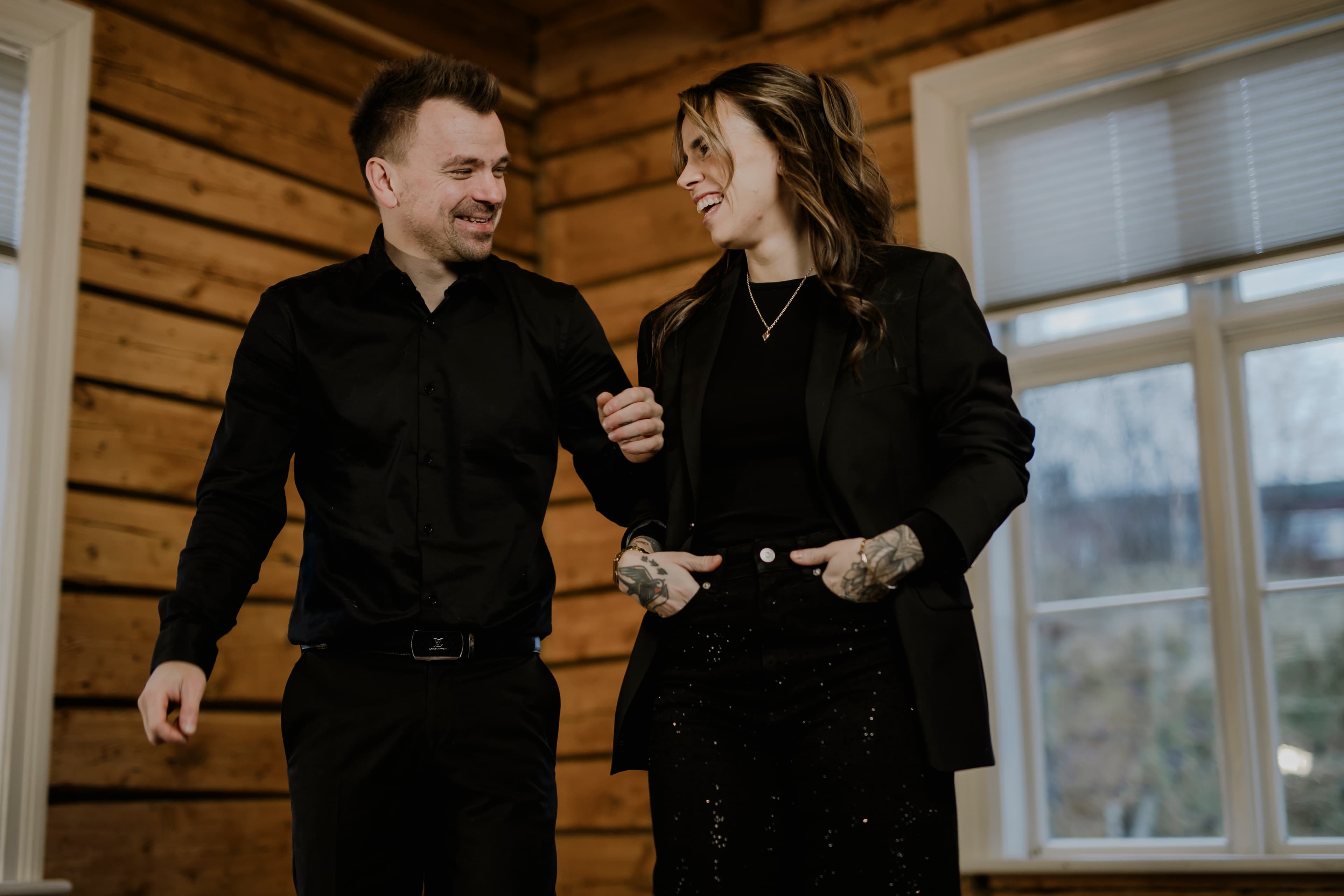 Karen og Mikael sammen — søskenpar og samarbeidspartnere